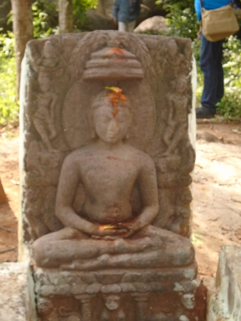 ප්රදේශයේ බෞද්ධ නටබුන්