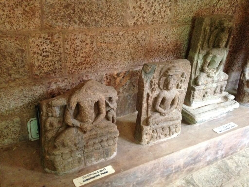 ප්රදේශයේ බෞද්ධ නටබුන්