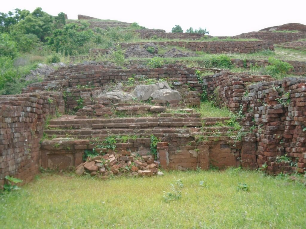 ප්රදේශයේ බෞද්ධ නටබුන්