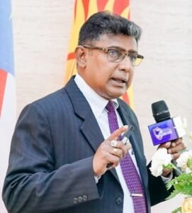 | හිටපු තානාපති සුමිත් නාකන්දල